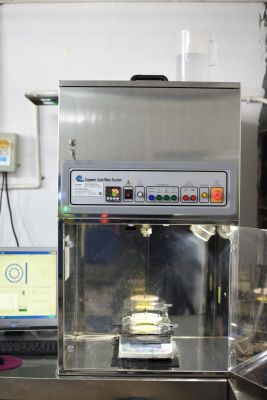  Chemical feeder
